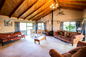 Riverbed Lodge - Lake Taupo Home